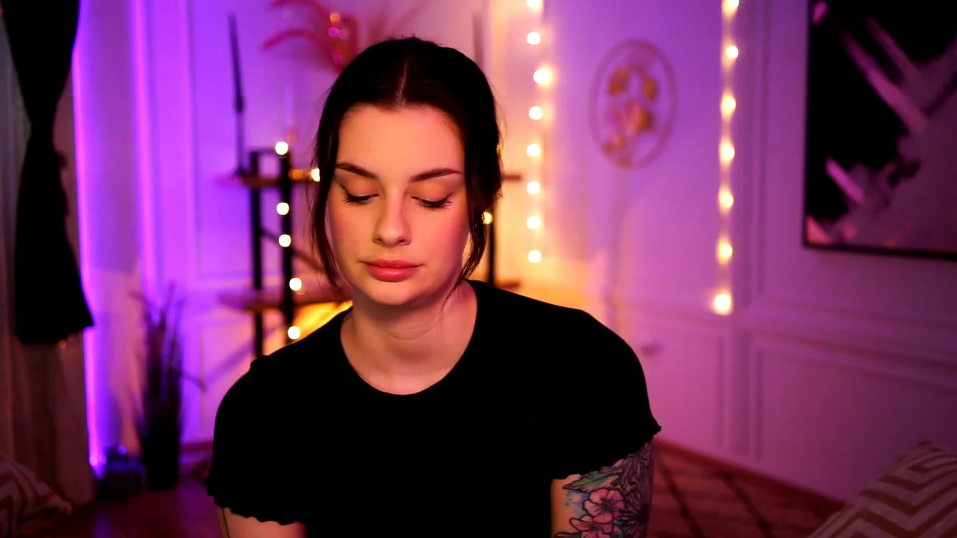 Gallery image thumbnail from lucynutty's myfreecams stream on, 02/18/2023, 13:07 image 12 of 20