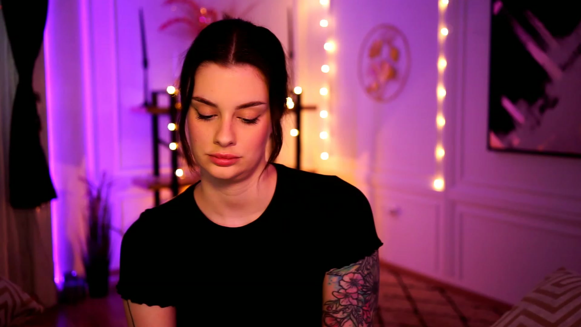 Gallery image thumbnail from lucynutty's myfreecams stream on, 02/18/2023, 13:07 image 9 of 20