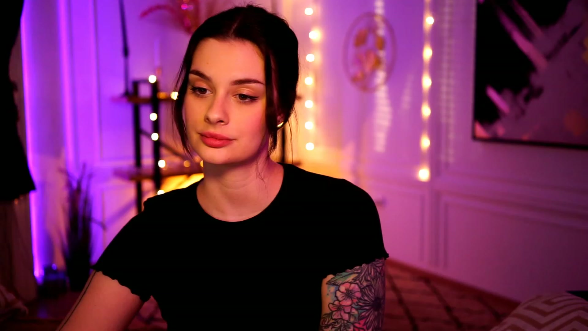 Gallery image thumbnail from lucynutty's myfreecams stream on, 02/18/2023, 16:01 image 11 of 20