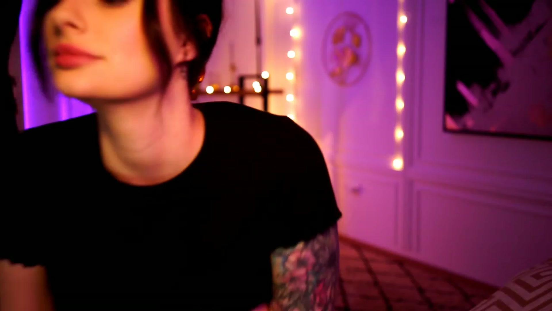 Gallery image thumbnail from lucynutty's myfreecams stream on, 02/18/2023, 16:01 image 17 of 20