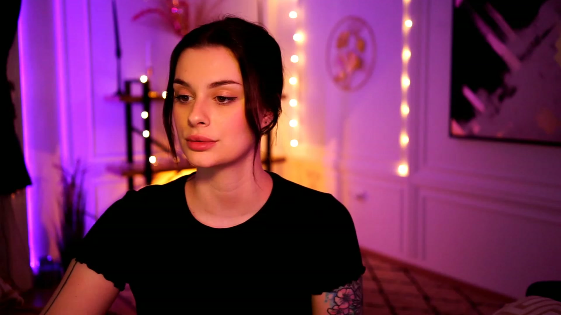Gallery image thumbnail from lucynutty's myfreecams stream on, 02/18/2023, 16:01 image 1 of 20