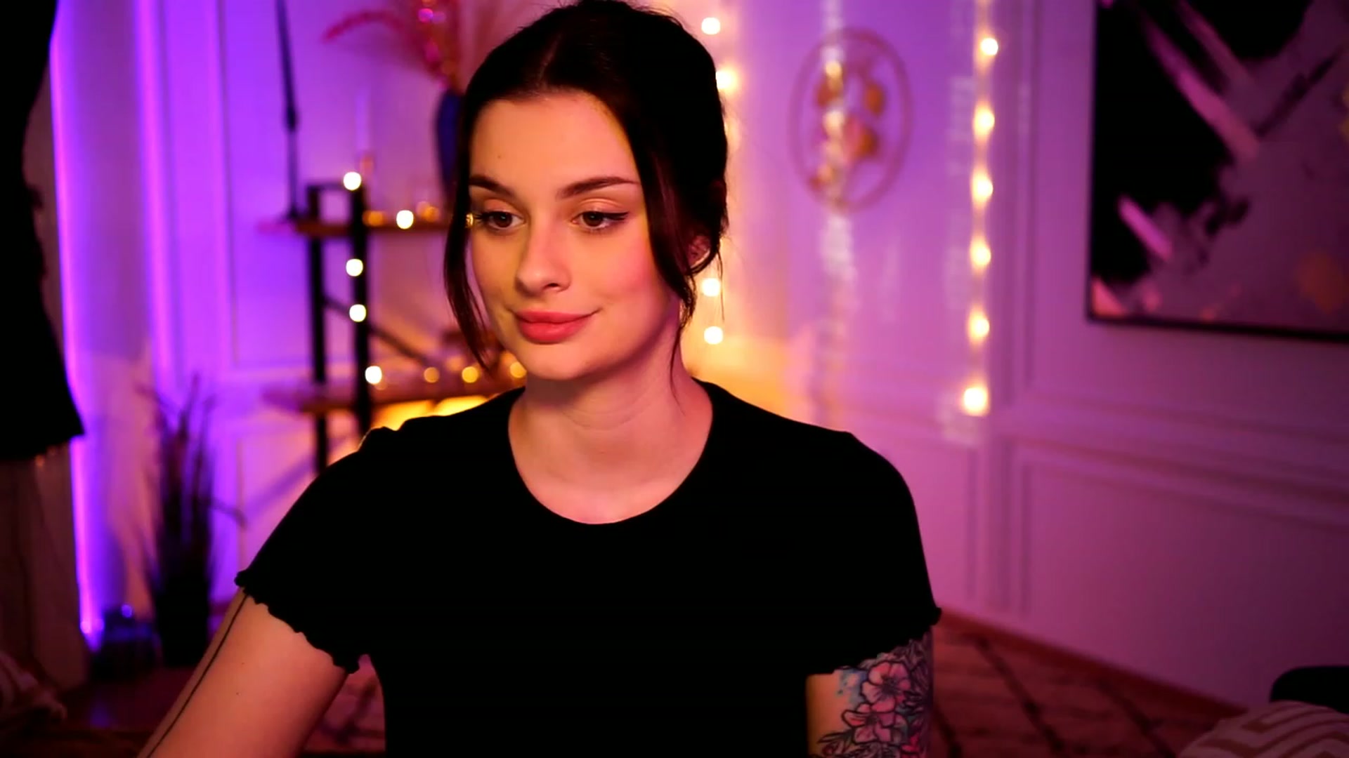 Gallery image thumbnail from lucynutty's myfreecams stream on, 02/18/2023, 16:01 image 5 of 20