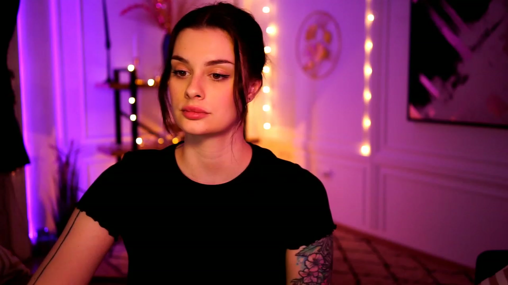 Gallery image thumbnail from lucynutty's myfreecams stream on, 02/18/2023, 16:46 image 11 of 20