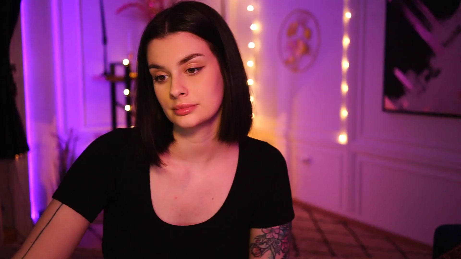 Gallery image thumbnail from lucynutty's myfreecams stream on, 02/20/2023, 17:26 image 15 of 20
