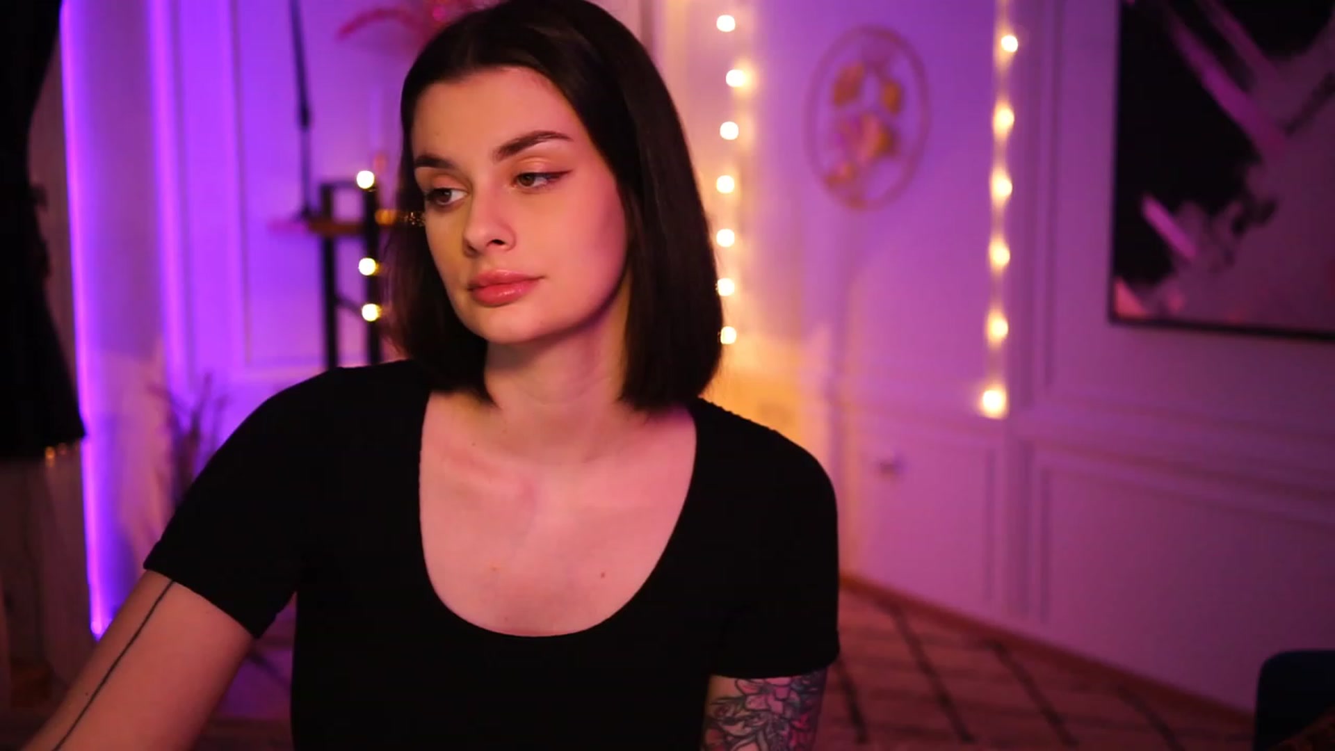 Gallery image thumbnail from lucynutty's myfreecams stream on, 02/20/2023, 17:26 image 4 of 20