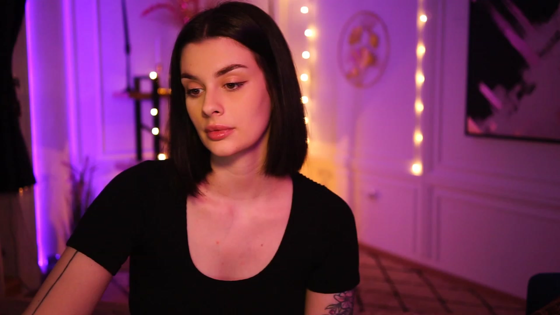 Gallery image thumbnail from lucynutty's myfreecams stream on, 02/20/2023, 17:26 image 17 of 20