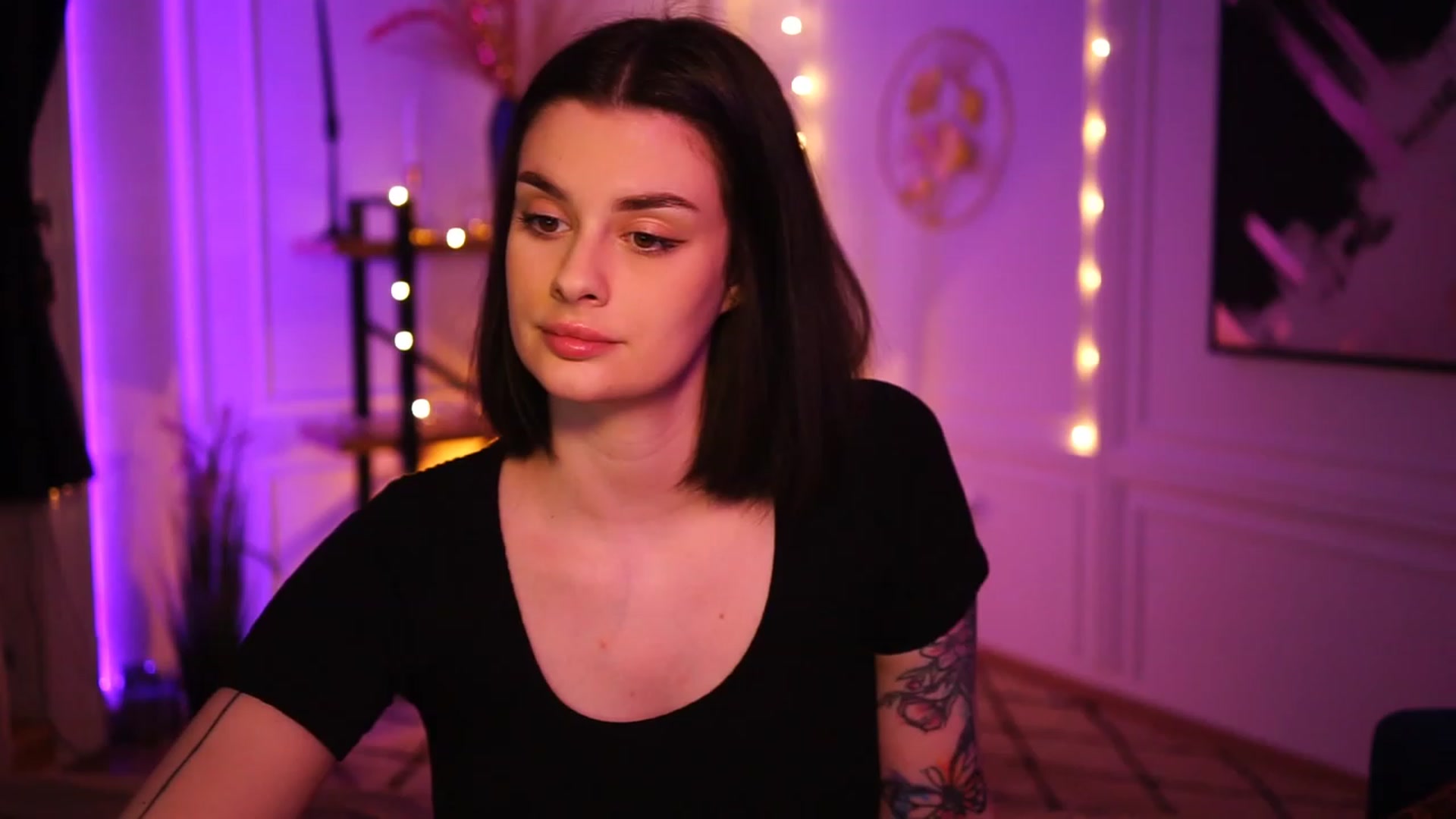 Gallery image thumbnail from lucynutty's myfreecams stream on, 02/20/2023, 17:26 image 9 of 20