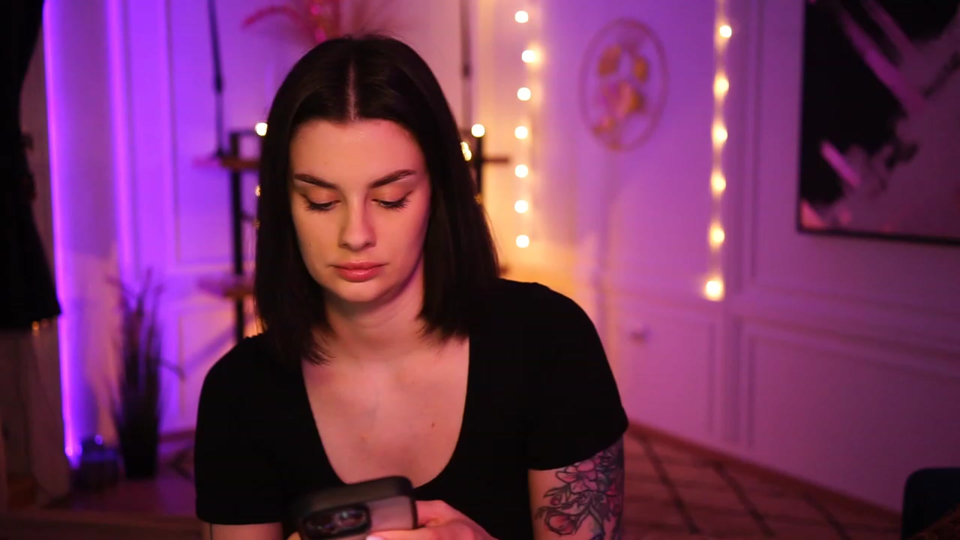 Gallery image thumbnail from lucynutty's myfreecams stream on, 02/20/2023, 17:26 image 1 of 20