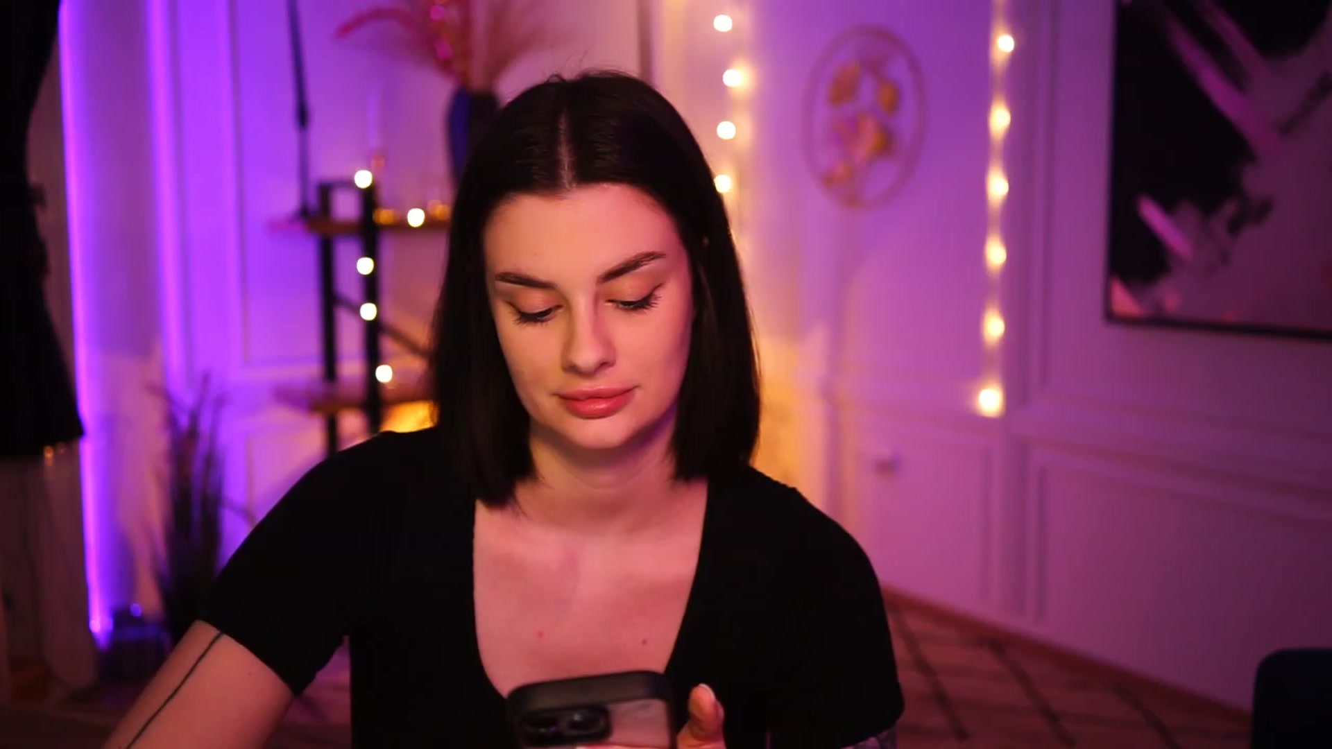 Gallery image thumbnail from lucynutty's myfreecams stream on, 02/20/2023, 19:04 image 9 of 20