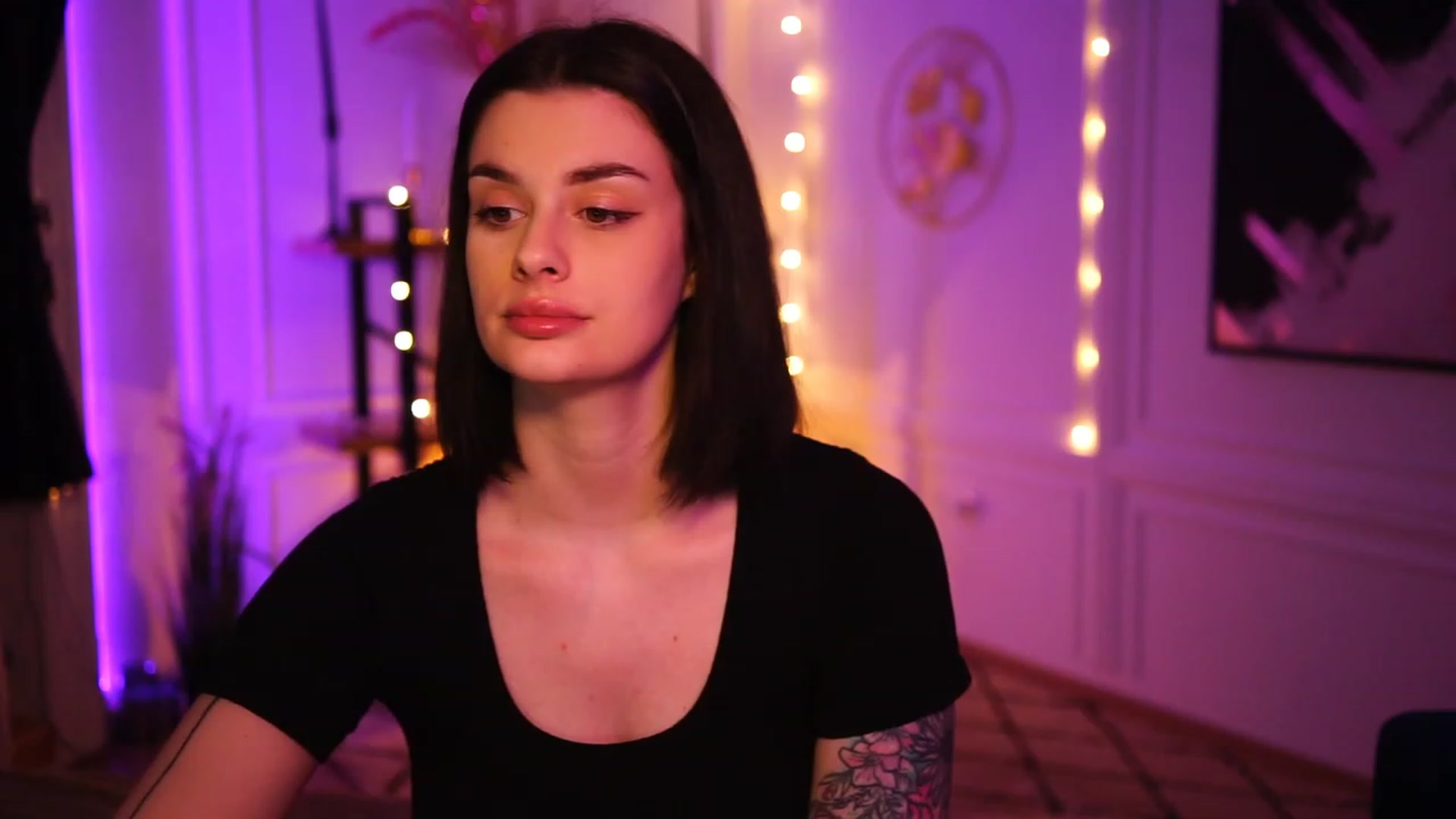 Gallery image thumbnail from lucynutty's myfreecams stream on, 02/20/2023, 19:04 image 17 of 20