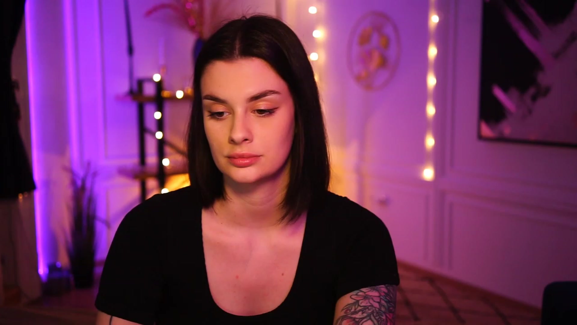 Gallery image thumbnail from lucynutty's myfreecams stream on, 02/20/2023, 19:04 image 8 of 20