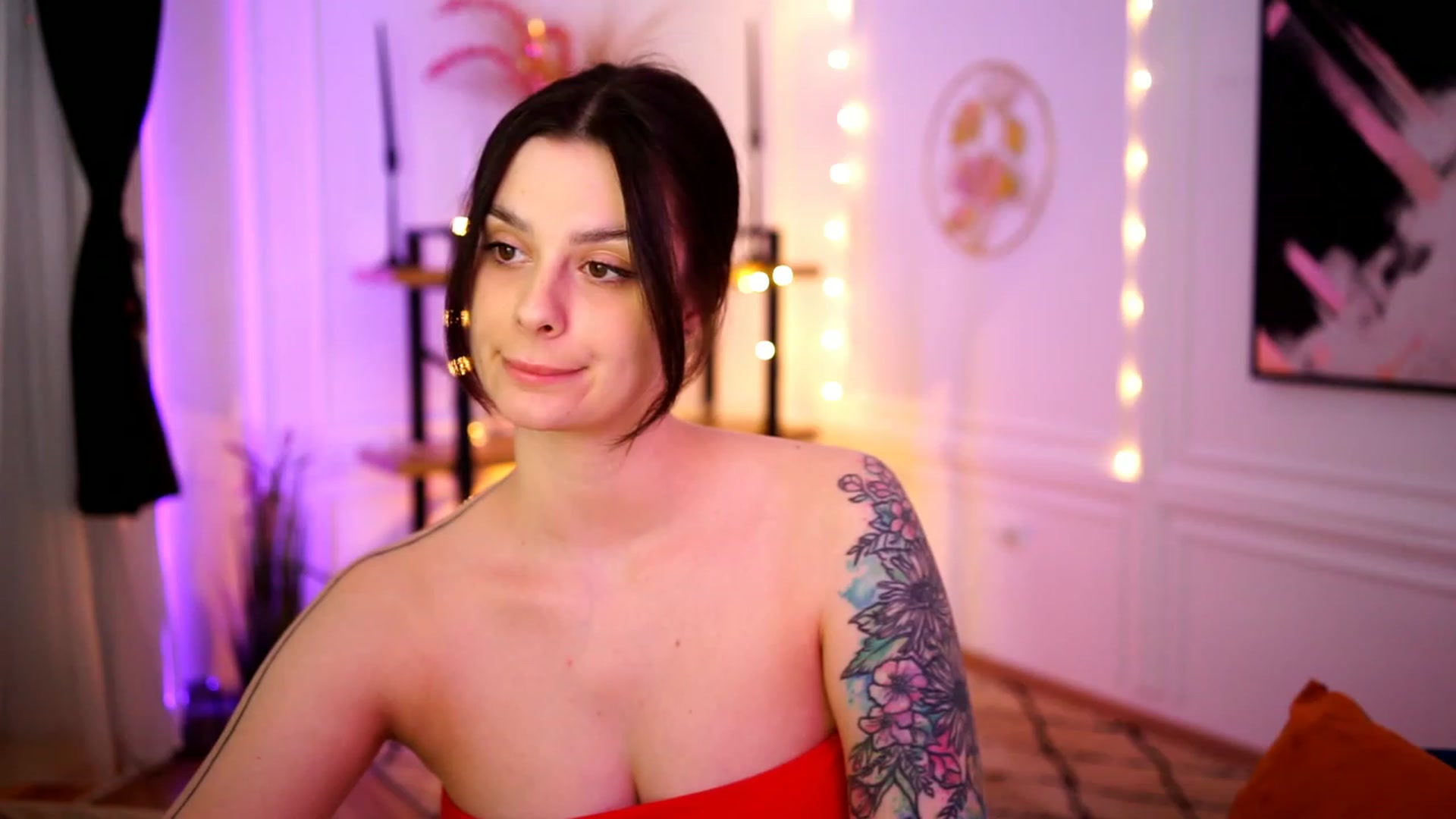 Gallery image thumbnail from lucynutty's myfreecams stream on, 02/24/2023, 12:10 image 13 of 20