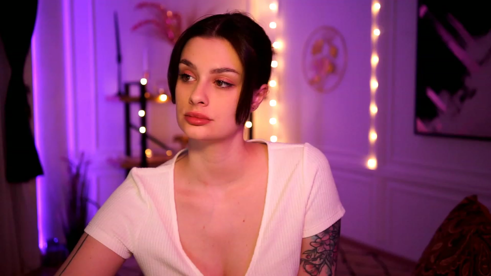 Gallery image thumbnail from lucynutty's myfreecams stream on, 02/25/2023, 18:53 image 5 of 20