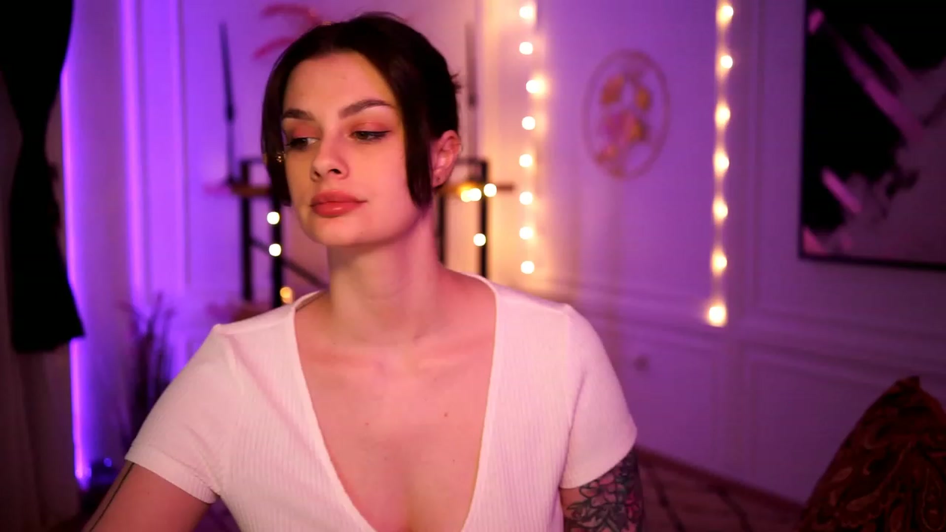 Gallery image thumbnail from lucynutty's myfreecams stream on, 02/25/2023, 18:53 image 8 of 20