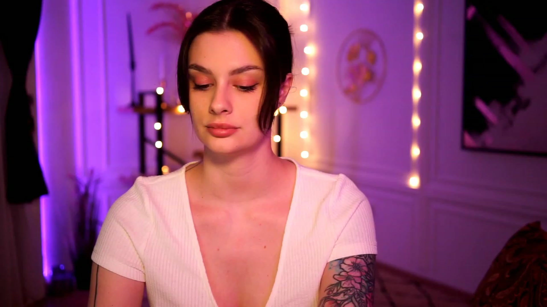 Gallery image thumbnail from lucynutty's myfreecams stream on, 02/25/2023, 18:53 image 19 of 20