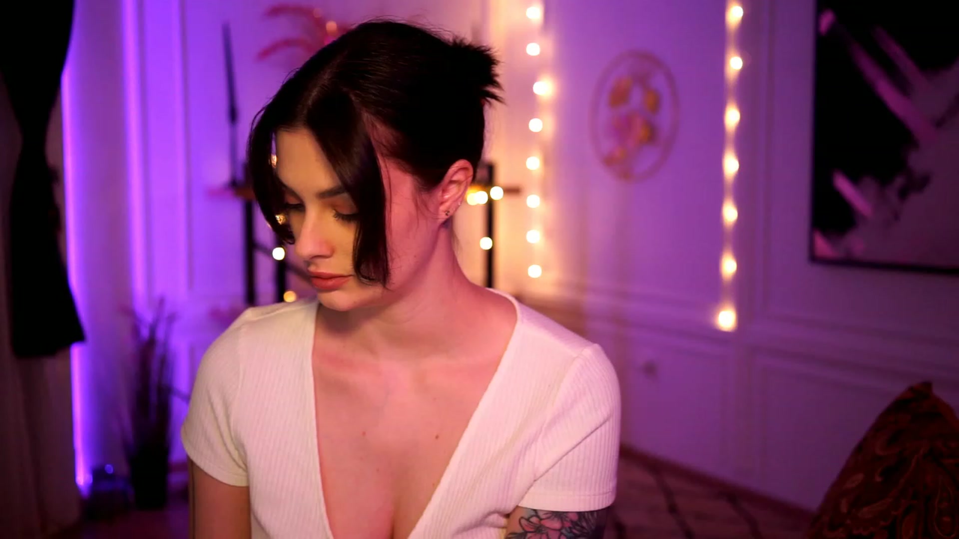 Gallery image thumbnail from lucynutty's myfreecams stream on, 02/25/2023, 18:53 image 9 of 20