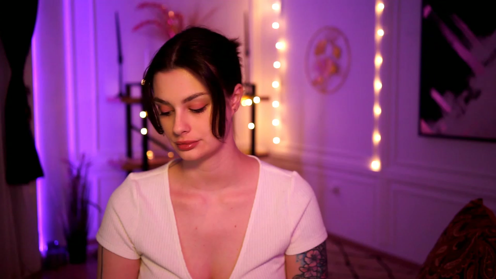 Gallery image thumbnail from lucynutty's myfreecams stream on, 02/25/2023, 18:53 image 12 of 20