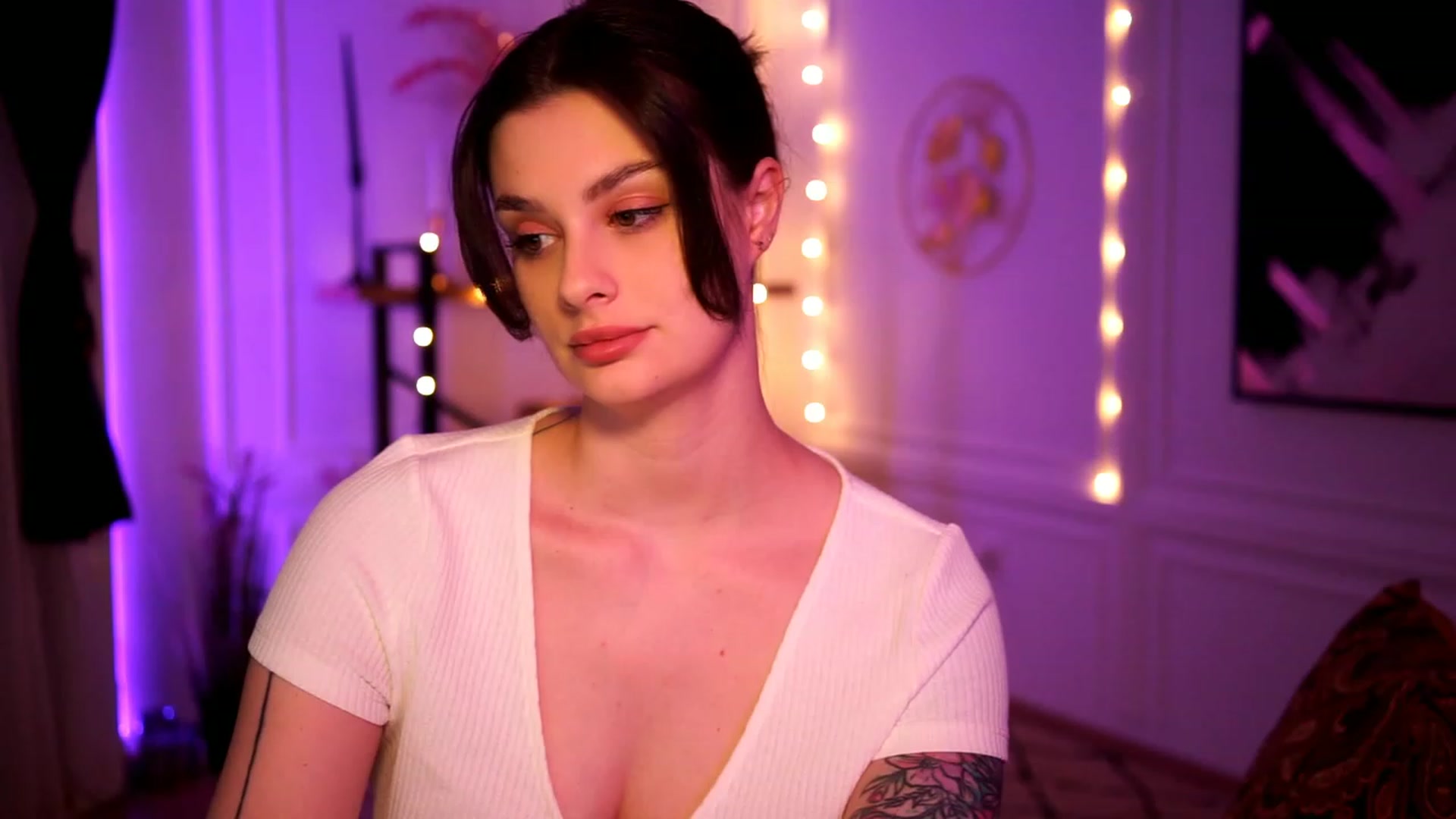 Gallery image thumbnail from lucynutty's myfreecams stream on, 02/25/2023, 18:53 image 7 of 20