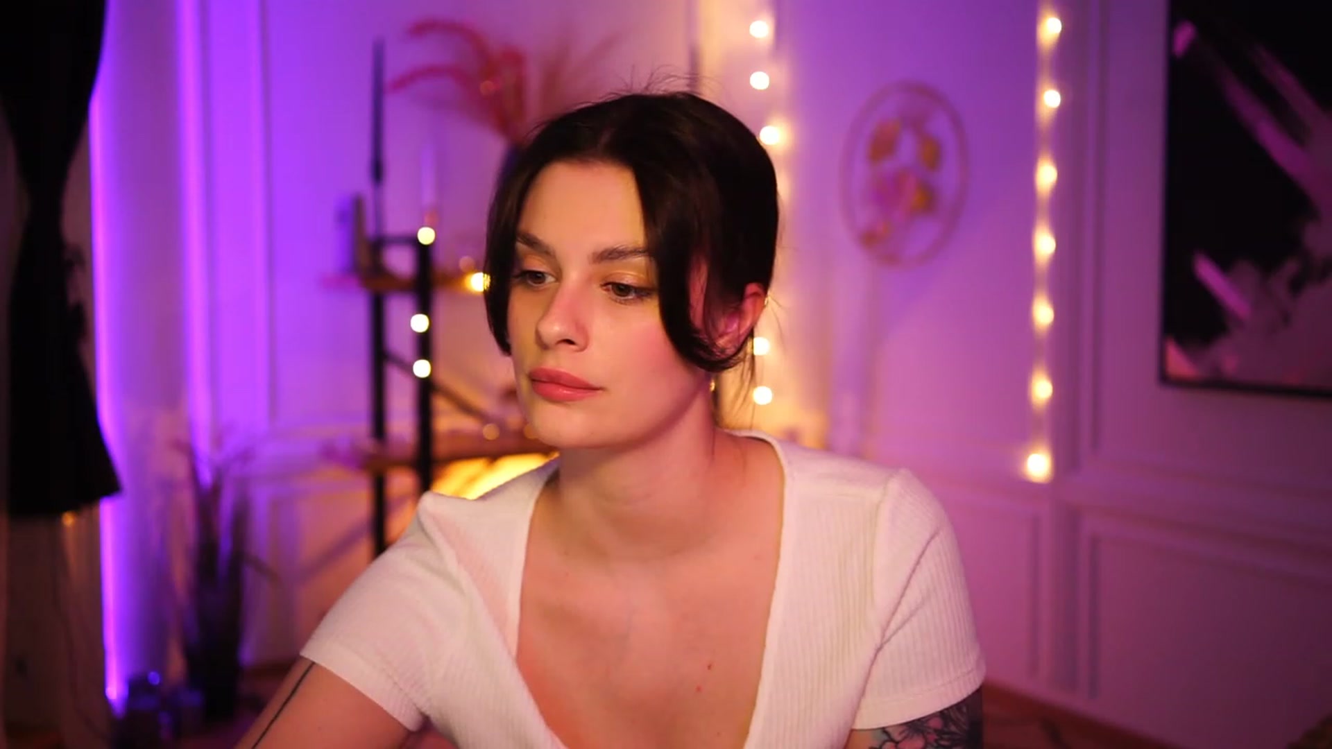 Gallery image thumbnail from lucynutty's myfreecams stream on, 03/06/2023, 18:08 image 15 of 20