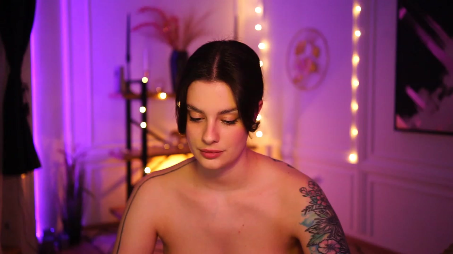 Gallery image thumbnail from lucynutty's myfreecams stream on, 03/06/2023, 19:29 image 7 of 20