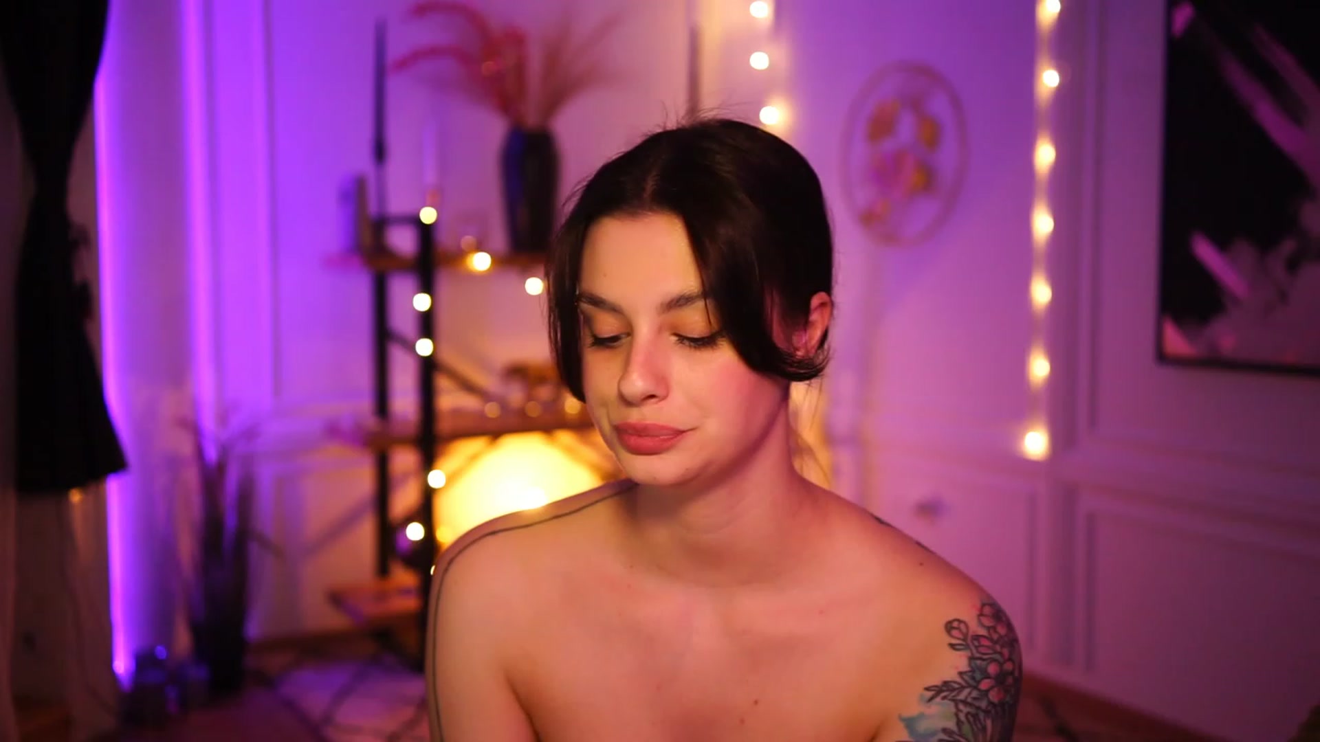 Gallery image thumbnail from lucynutty's myfreecams stream on, 03/06/2023, 20:38 image 2 of 20