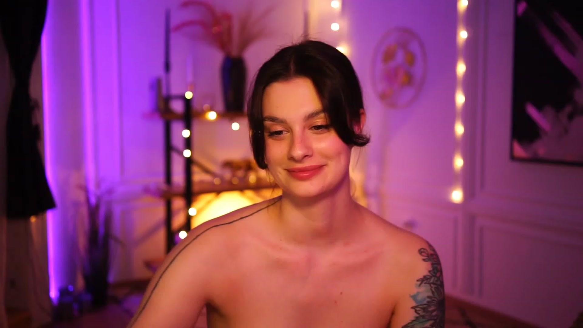Gallery image thumbnail from lucynutty's myfreecams stream on, 03/06/2023, 20:38 image 6 of 20