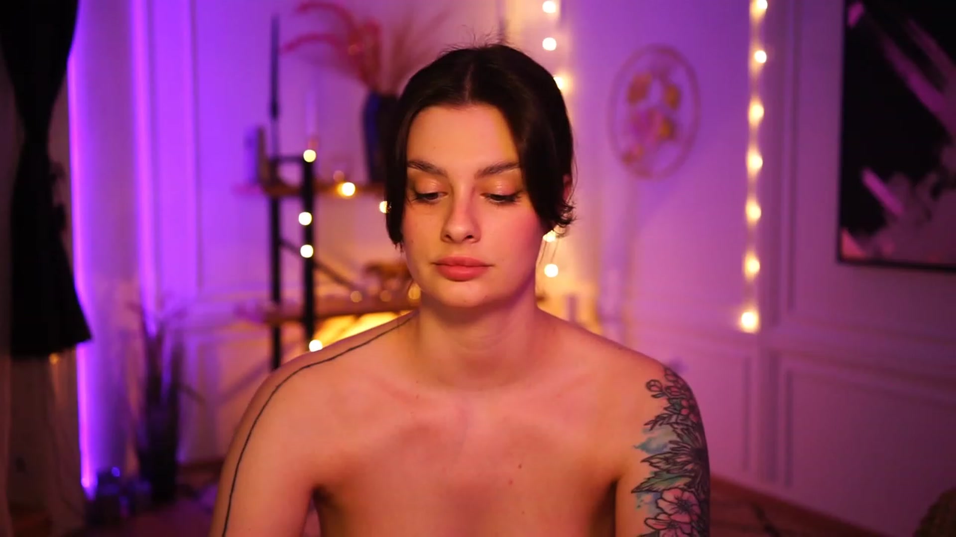 Gallery image thumbnail from lucynutty's myfreecams stream on, 03/06/2023, 20:38 image 14 of 20