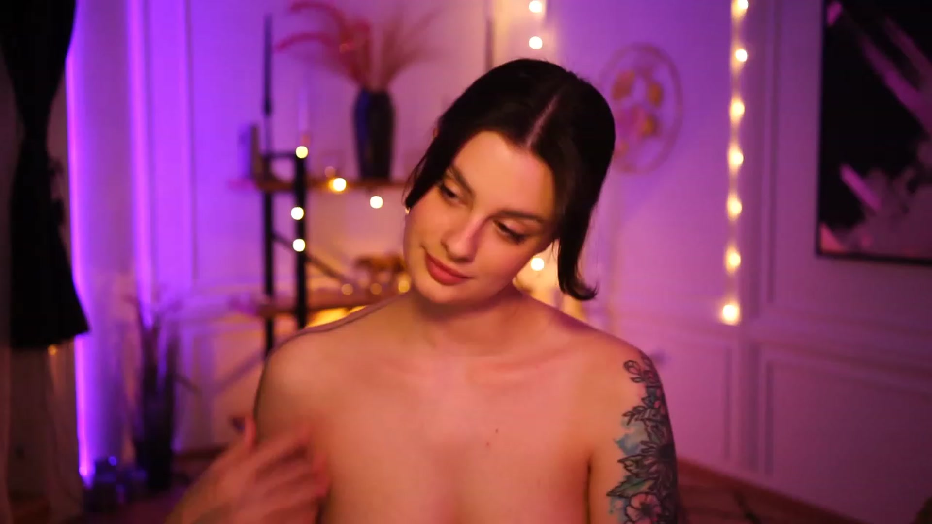 Gallery image thumbnail from lucynutty's myfreecams stream on, 03/06/2023, 20:38 image 7 of 20