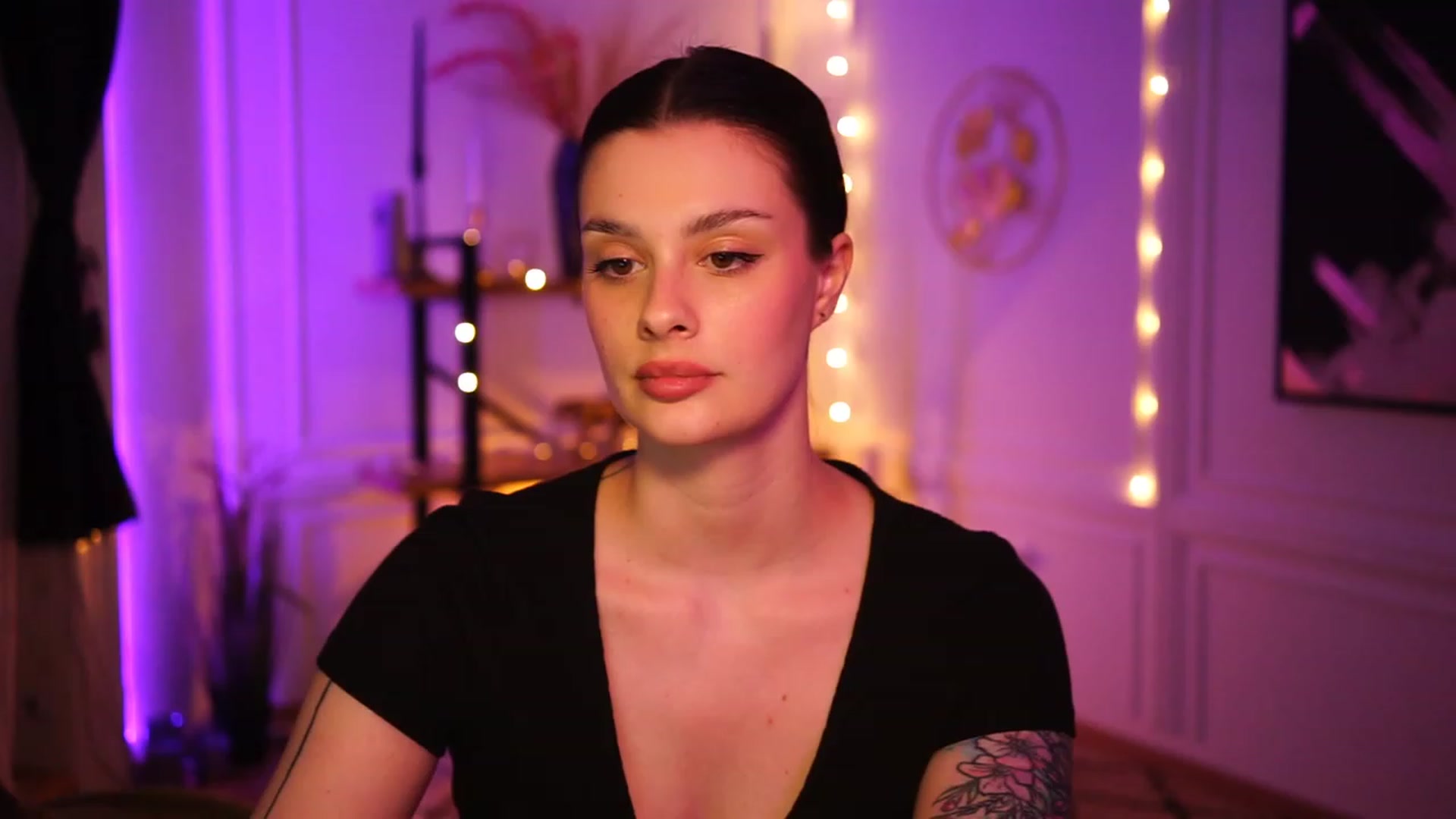 Gallery image thumbnail from lucynutty's myfreecams stream on, 03/07/2023, 19:25 image 13 of 20