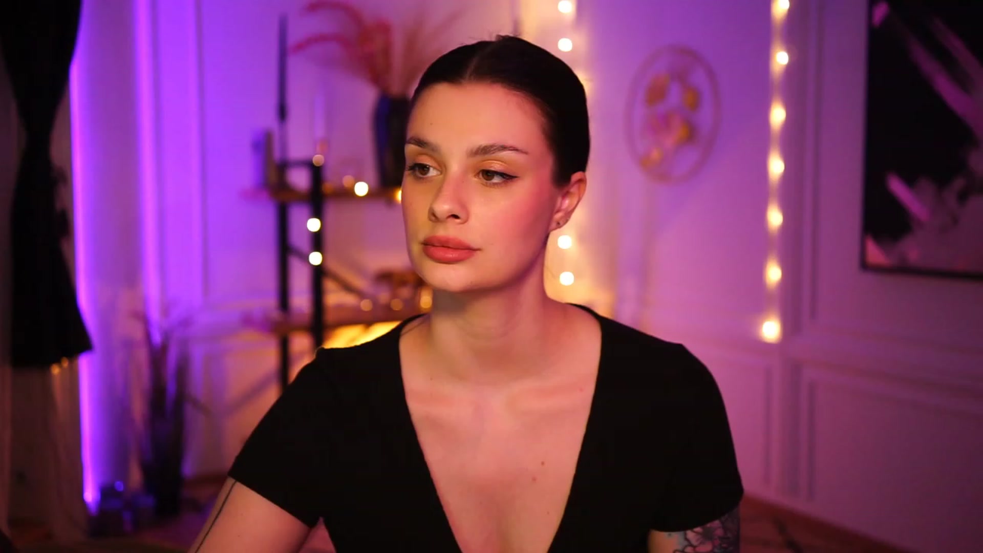 Gallery image thumbnail from lucynutty's myfreecams stream on, 03/07/2023, 19:25 image 4 of 20