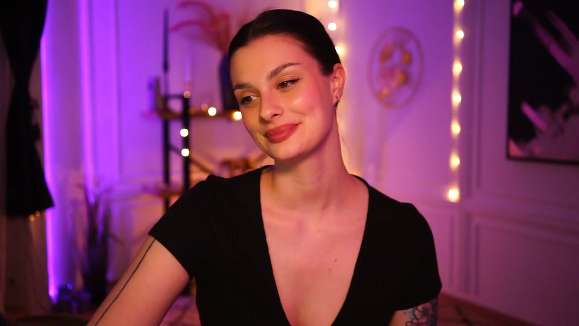 Gallery image thumbnail from lucynutty's myfreecams stream on, 03/07/2023, 19:25 image 20 of 20