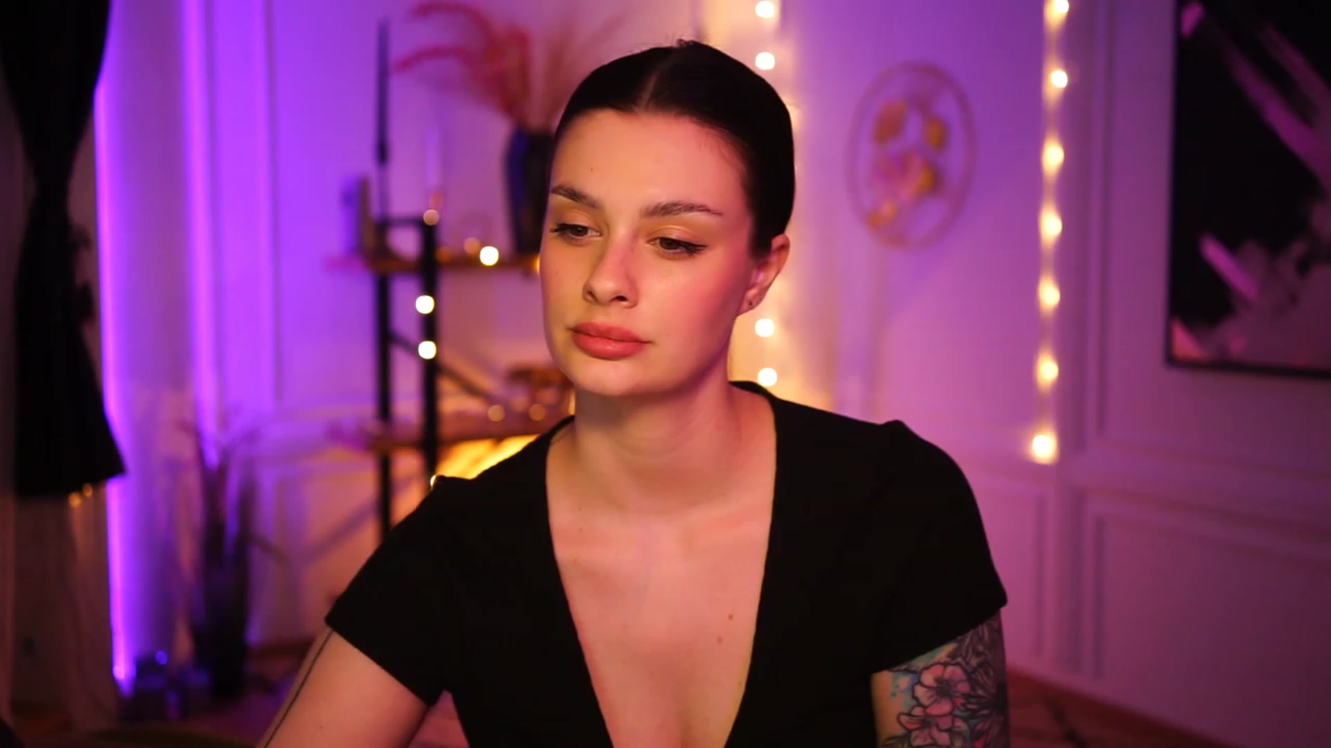 Gallery image thumbnail from lucynutty's myfreecams stream on, 03/07/2023, 19:25 image 11 of 20
