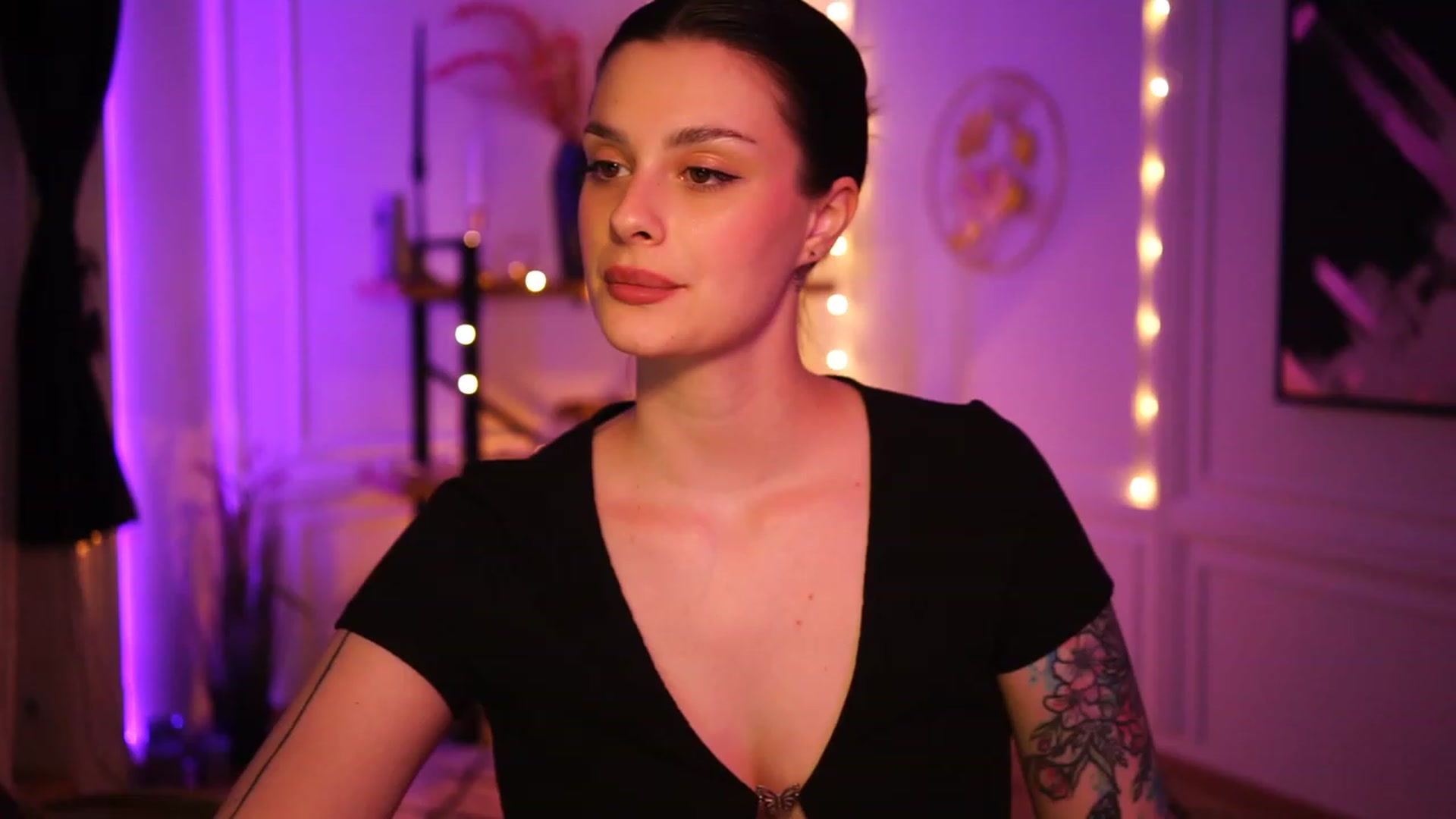 Gallery image thumbnail from lucynutty's myfreecams stream on, 03/07/2023, 19:25 image 18 of 20