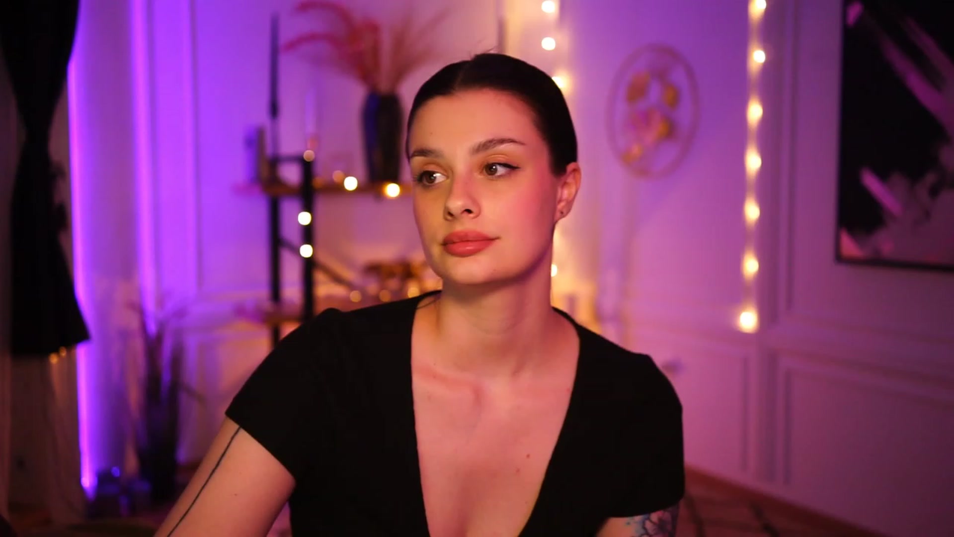 Gallery image thumbnail from lucynutty's myfreecams stream on, 03/07/2023, 19:25 image 7 of 20