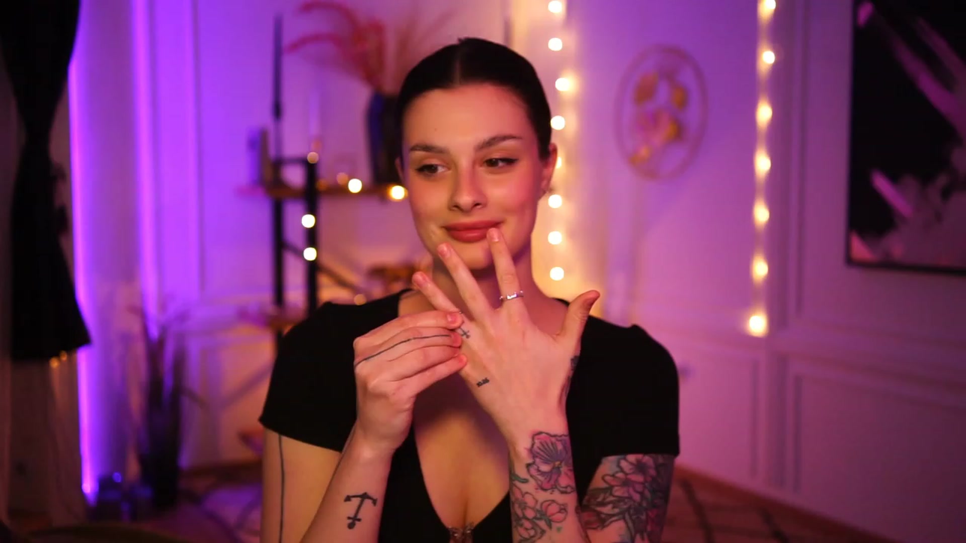 Gallery image thumbnail from lucynutty's myfreecams stream on, 03/07/2023, 19:25 image 12 of 20