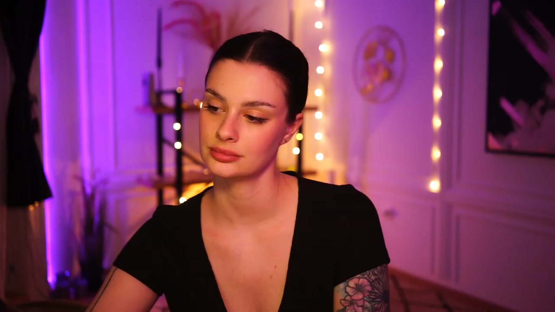 Gallery image thumbnail from lucynutty's myfreecams stream on, 03/07/2023, 20:59 image 14 of 20