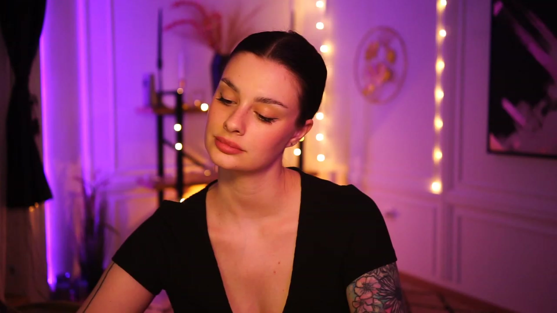 Gallery image thumbnail from lucynutty's myfreecams stream on, 03/07/2023, 20:59 image 12 of 20