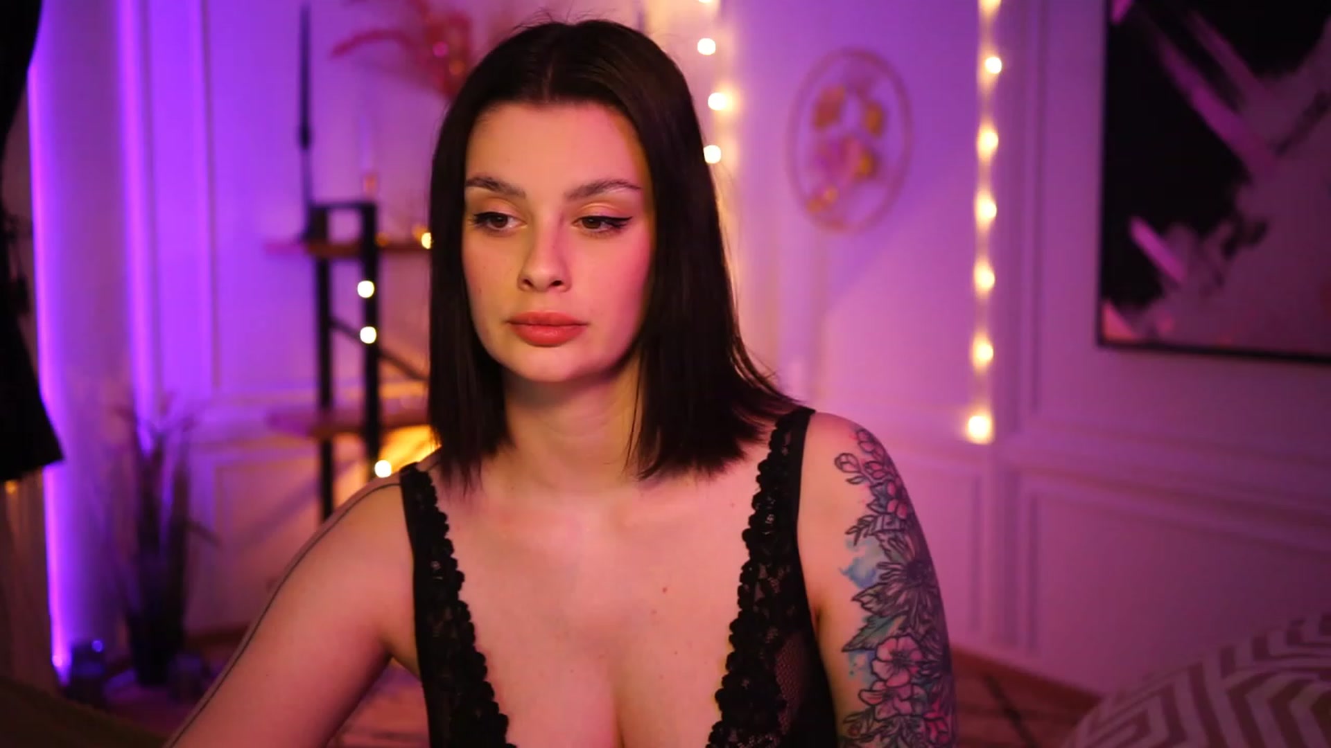 Gallery image thumbnail from lucynutty's myfreecams stream on, 03/15/2023, 17:56 image 17 of 20