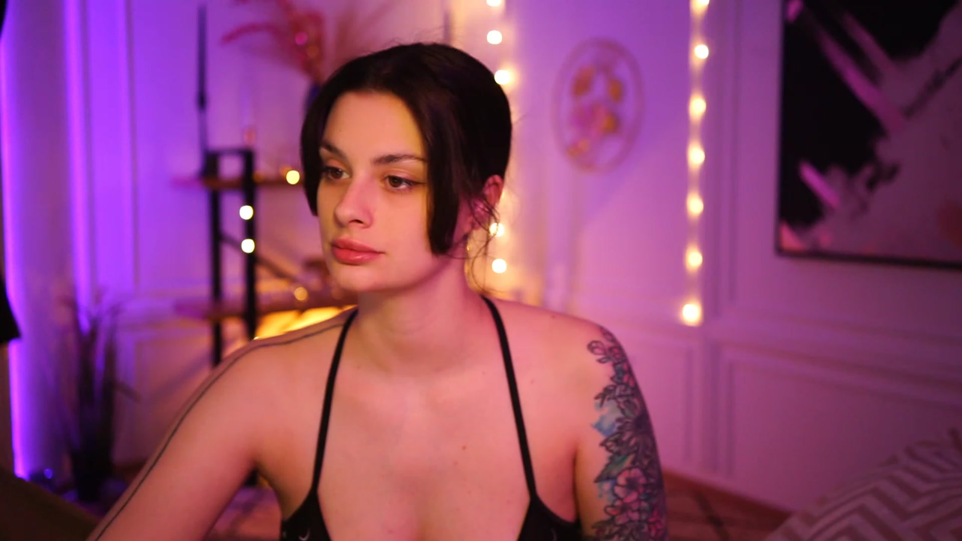 Gallery image thumbnail from lucynutty's myfreecams stream on, 03/16/2023, 12:20 image 18 of 20