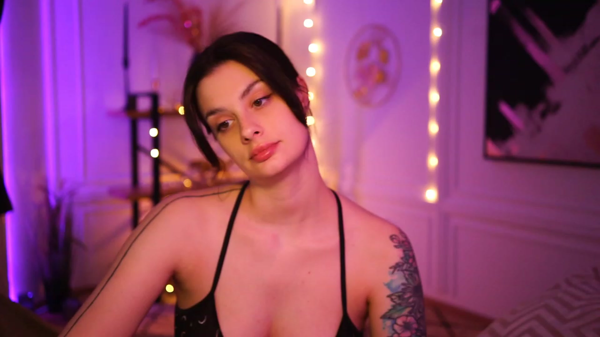 Gallery image thumbnail from lucynutty's myfreecams stream on, 03/16/2023, 13:36 image 6 of 20
