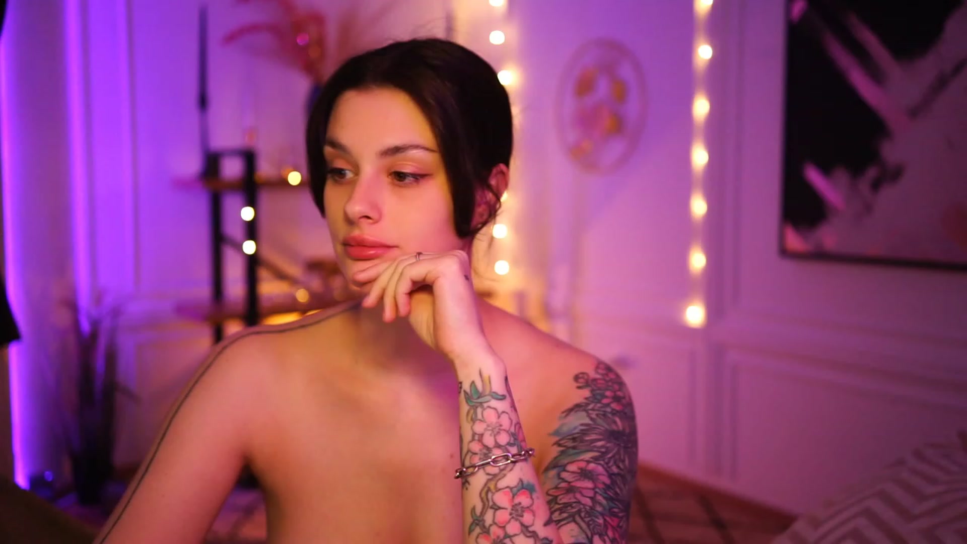 Gallery image thumbnail from lucynutty's myfreecams stream on, 03/16/2023, 13:36 image 20 of 20