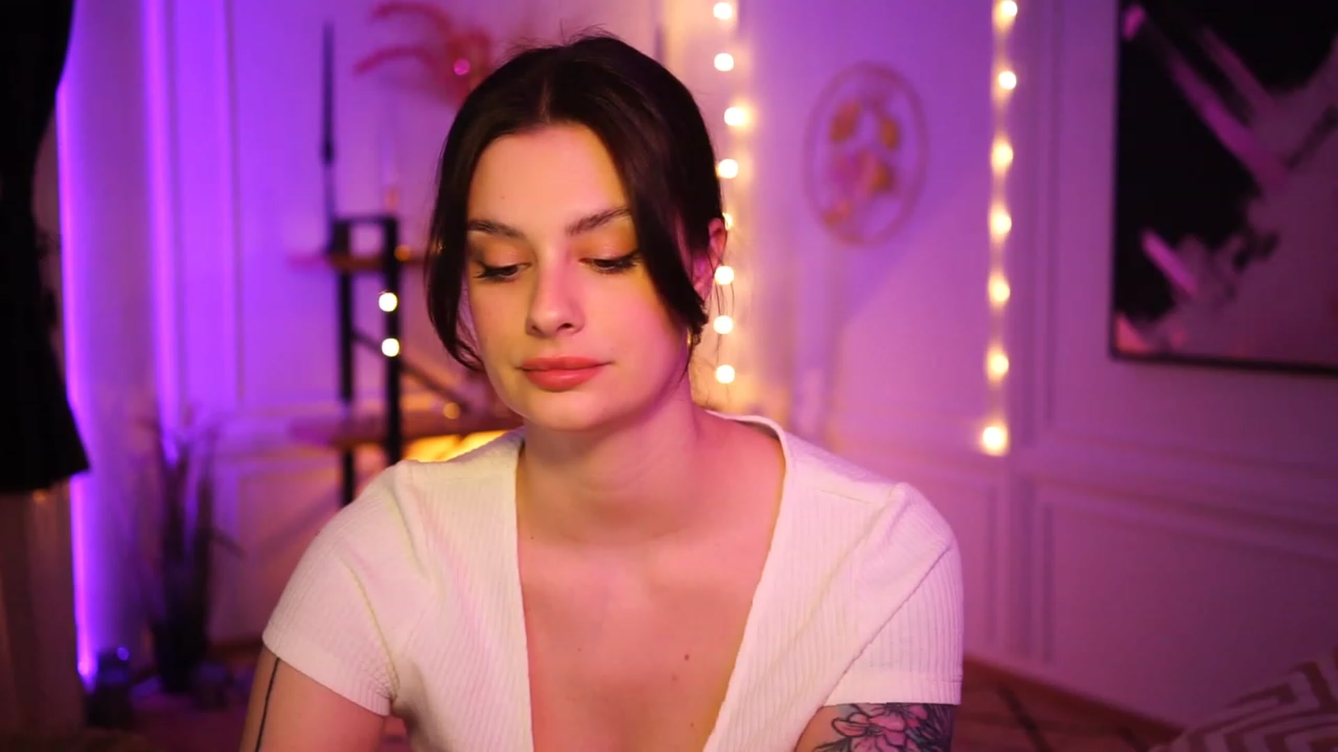 Gallery image thumbnail from lucynutty's myfreecams stream on, 03/18/2023, 14:28 image 15 of 20