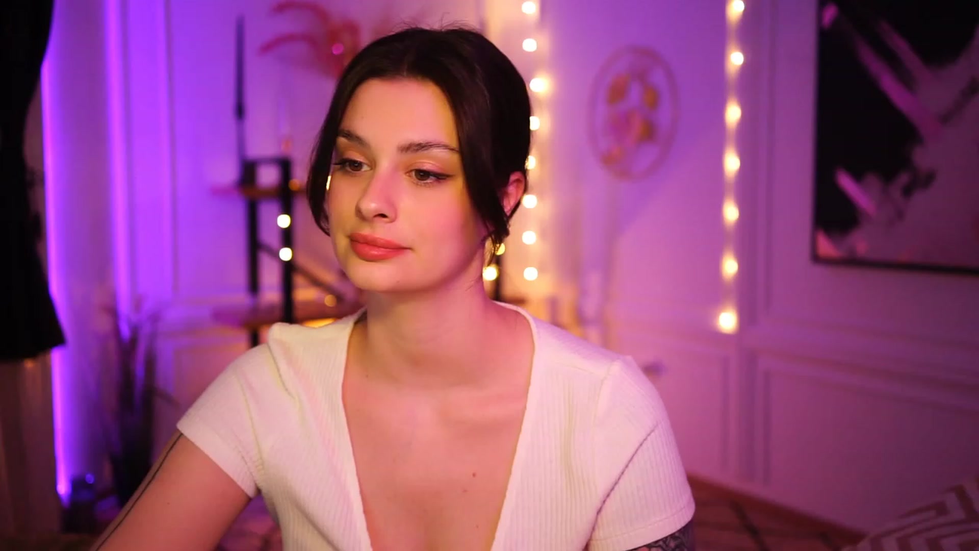 Gallery image thumbnail from lucynutty's myfreecams stream on, 03/18/2023, 14:28 image 12 of 20