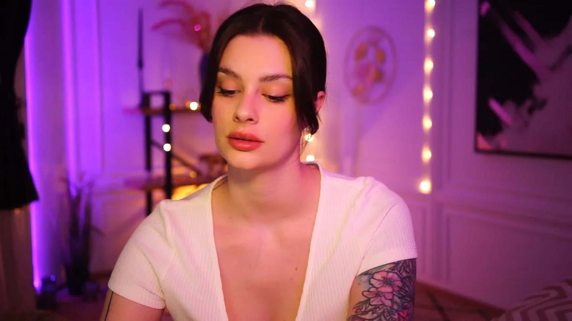 Gallery image thumbnail from lucynutty's myfreecams stream on, 03/18/2023, 14:28 image 1 of 20