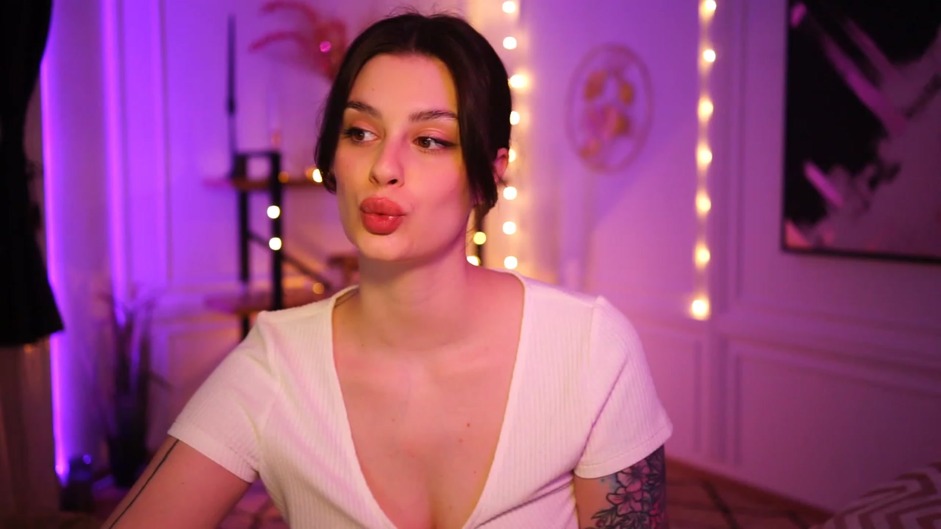 Gallery image thumbnail from lucynutty's myfreecams stream on, 03/18/2023, 14:28 image 3 of 20