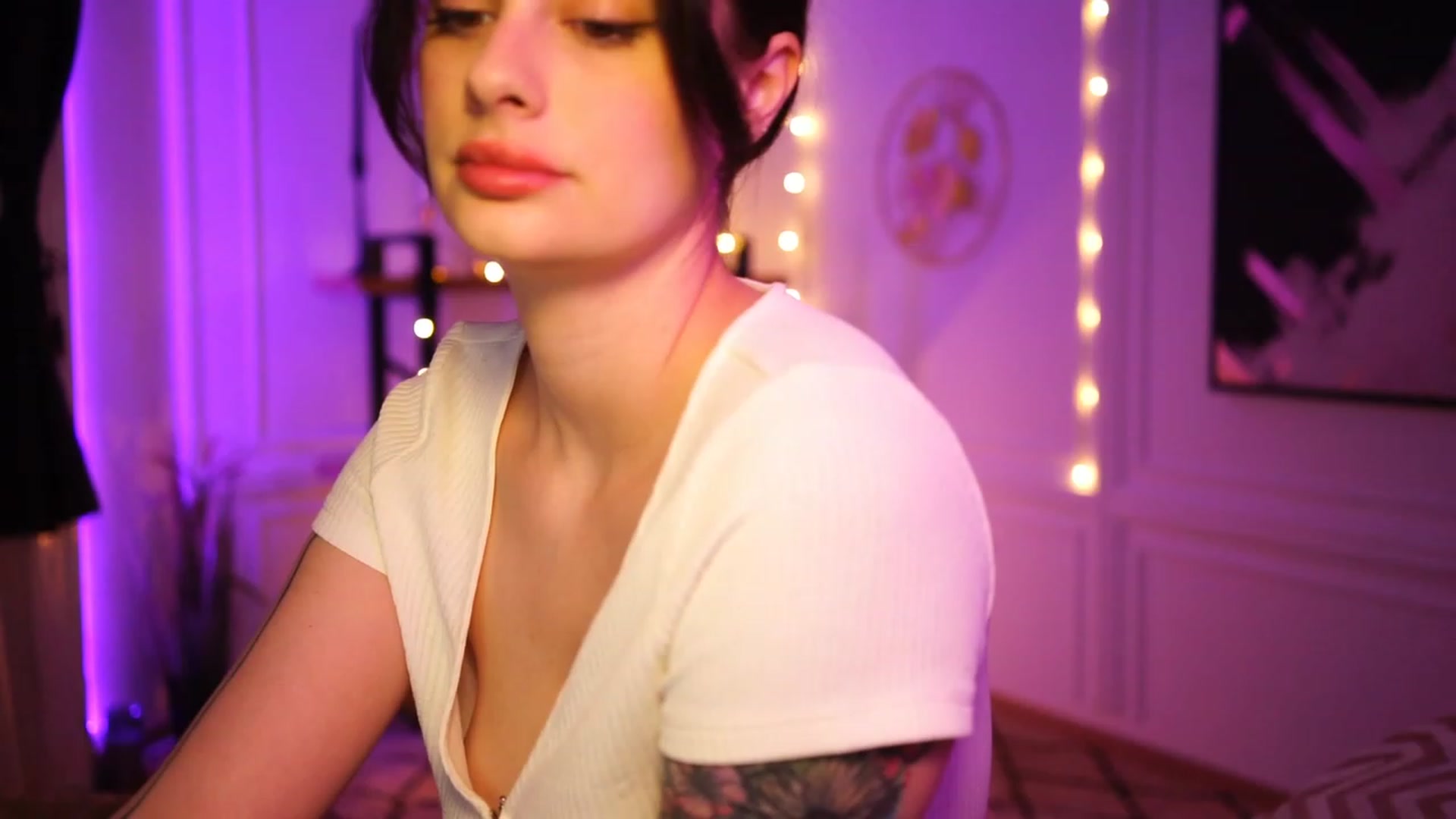 Gallery image thumbnail from lucynutty's myfreecams stream on, 03/18/2023, 14:28 image 2 of 20