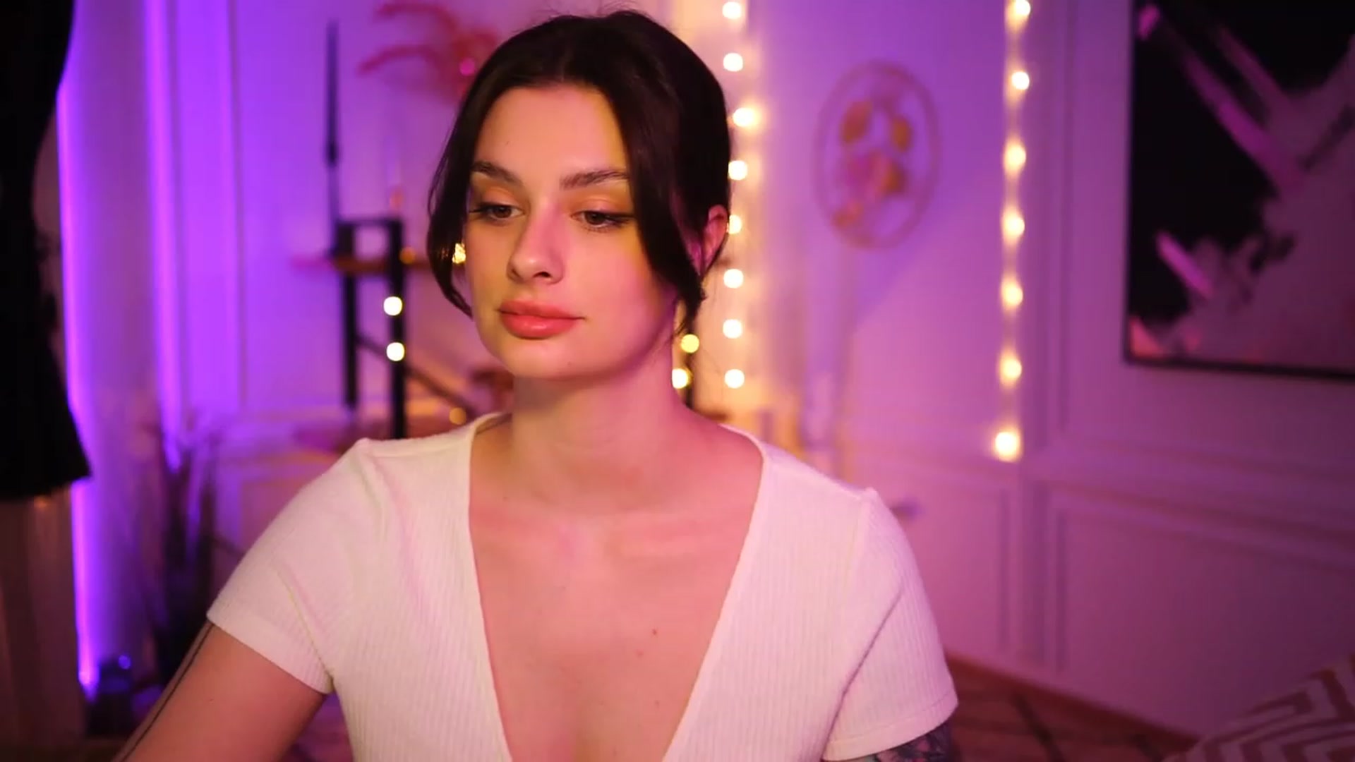 Gallery image thumbnail from lucynutty's myfreecams stream on, 03/18/2023, 14:53 image 13 of 20