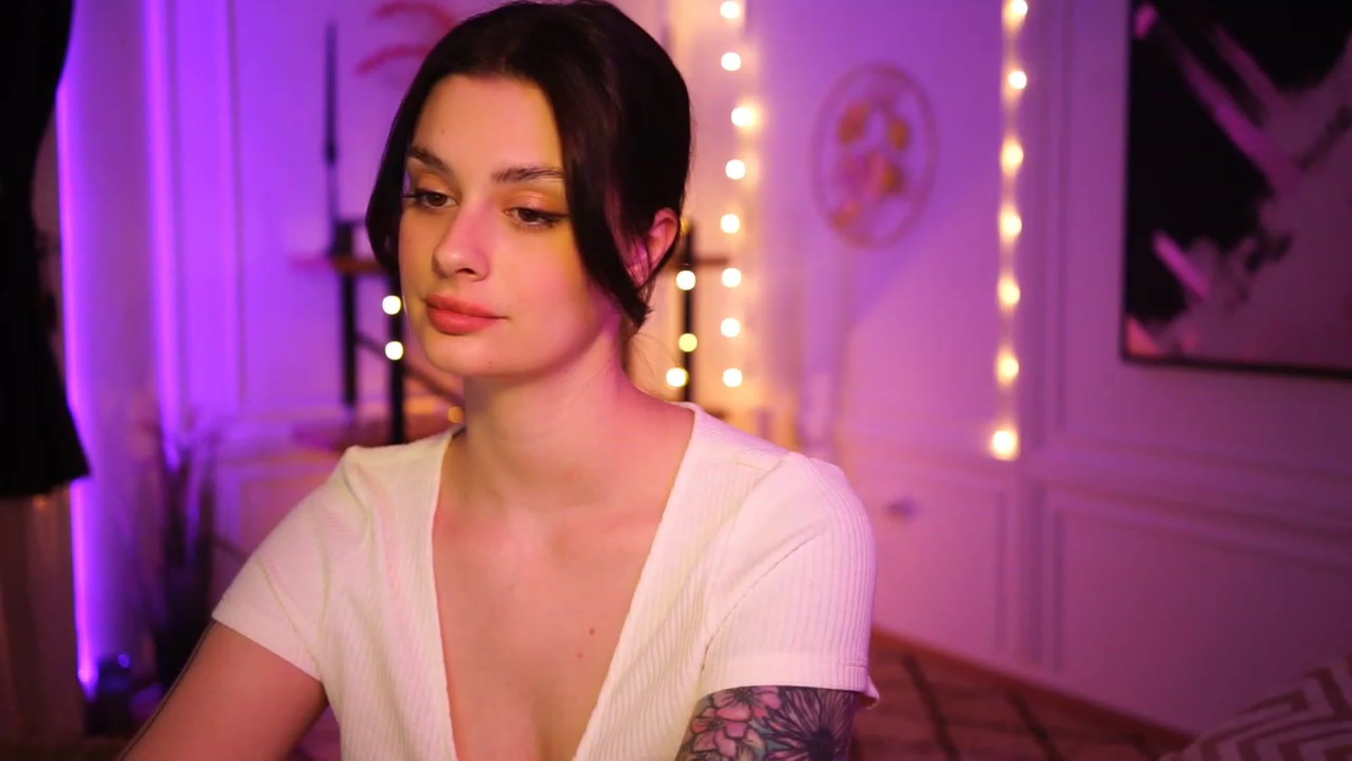 Gallery image thumbnail from lucynutty's myfreecams stream on, 03/18/2023, 14:53 image 16 of 20