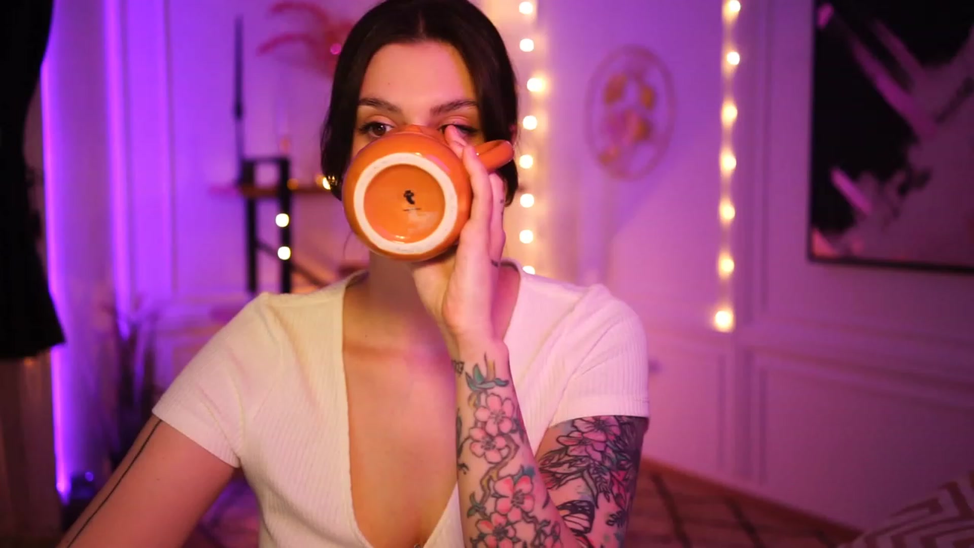 Gallery image thumbnail from lucynutty's myfreecams stream on, 03/18/2023, 16:28 image 4 of 20