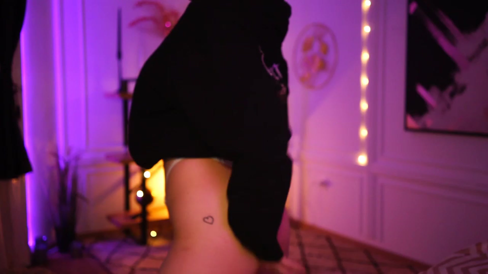 Gallery image thumbnail from lucynutty's myfreecams stream on, 03/18/2023, 16:28 image 15 of 20